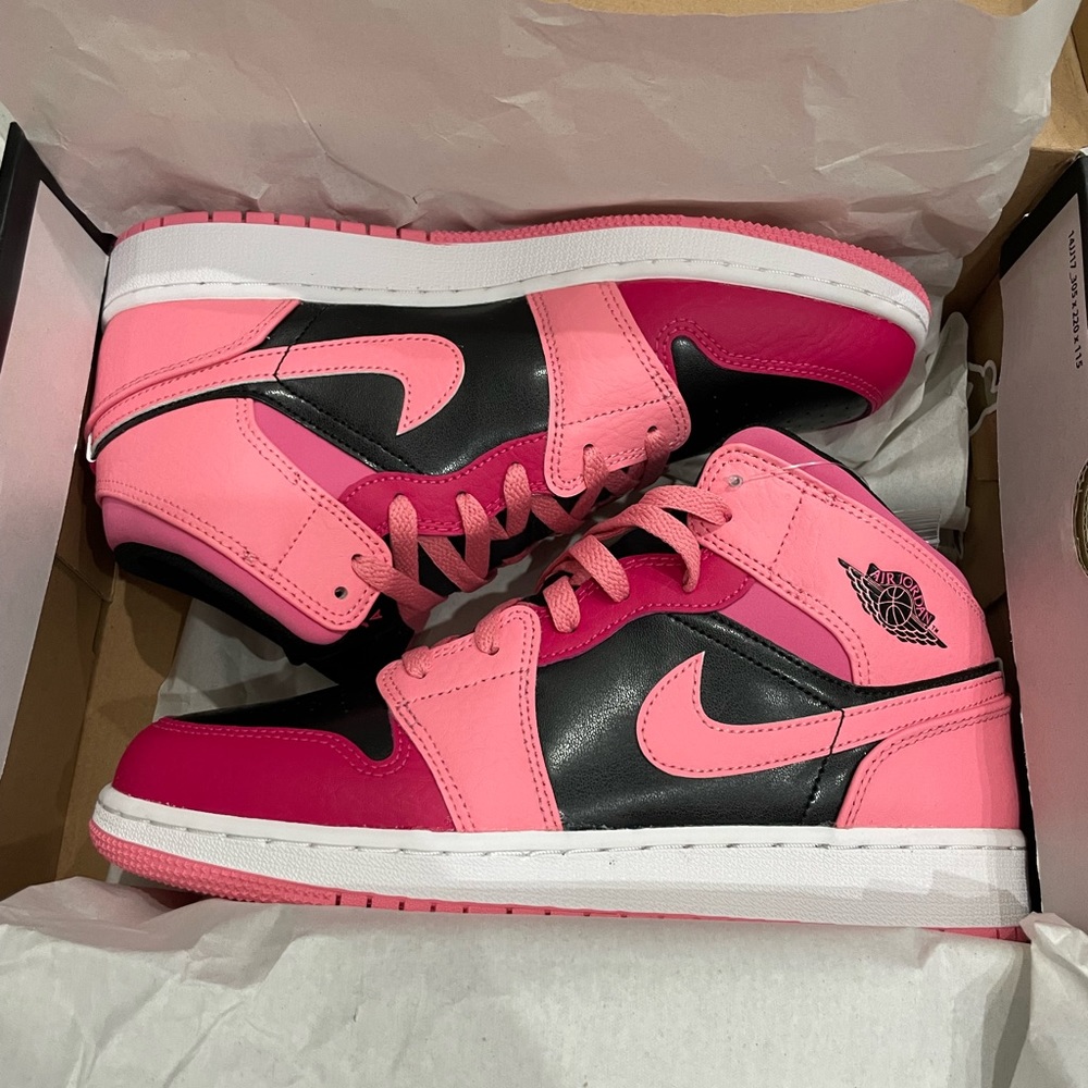 Nike air jordan 1 mid coral chalk pink youth